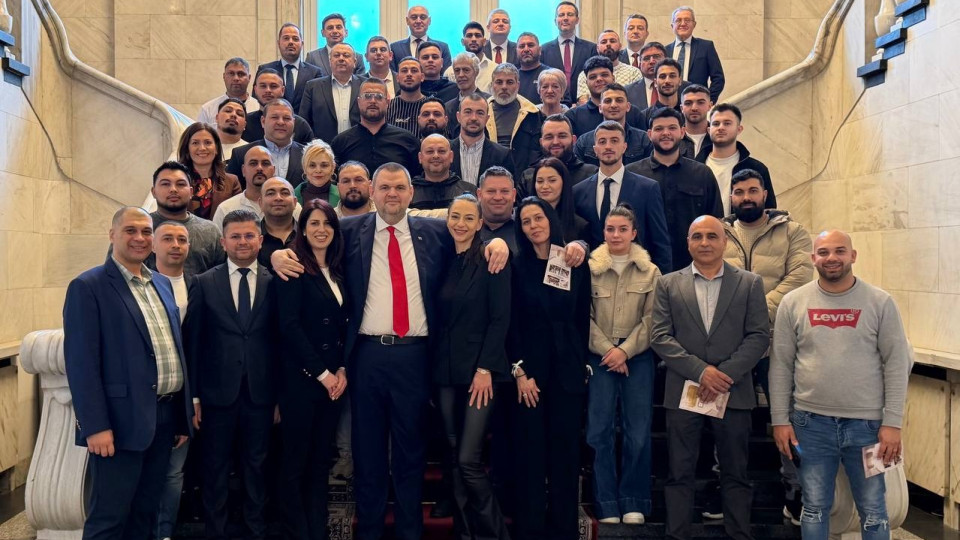 Делян Пеевскилидер на ДПС и ПГ на ДПС-НОВО НАЧАЛО се срещна с младежи от Ямбол