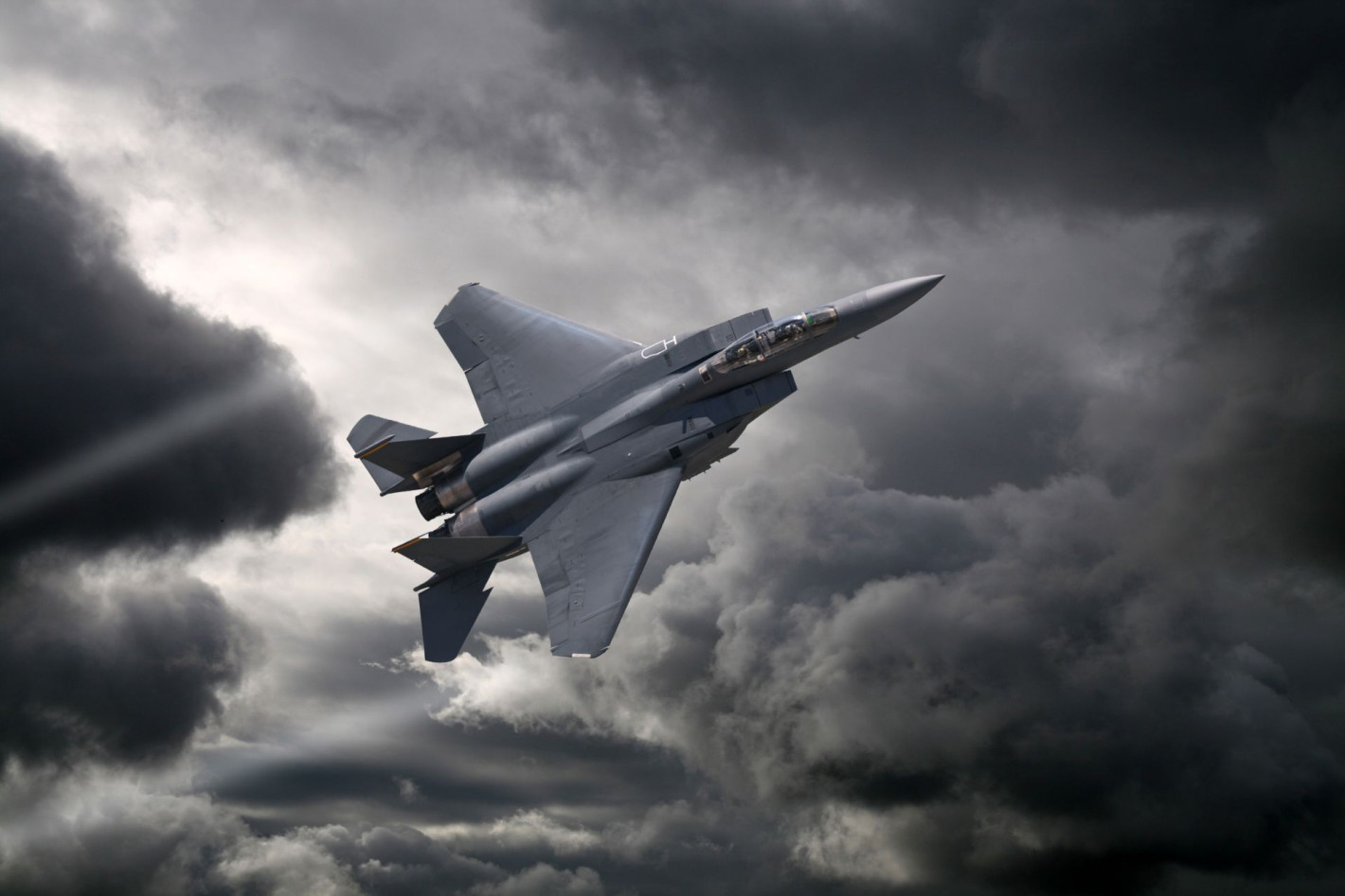 Американски F-15 Eagle се е разбил в Кувейт, пилотът е катапултирал и е жив (видео)