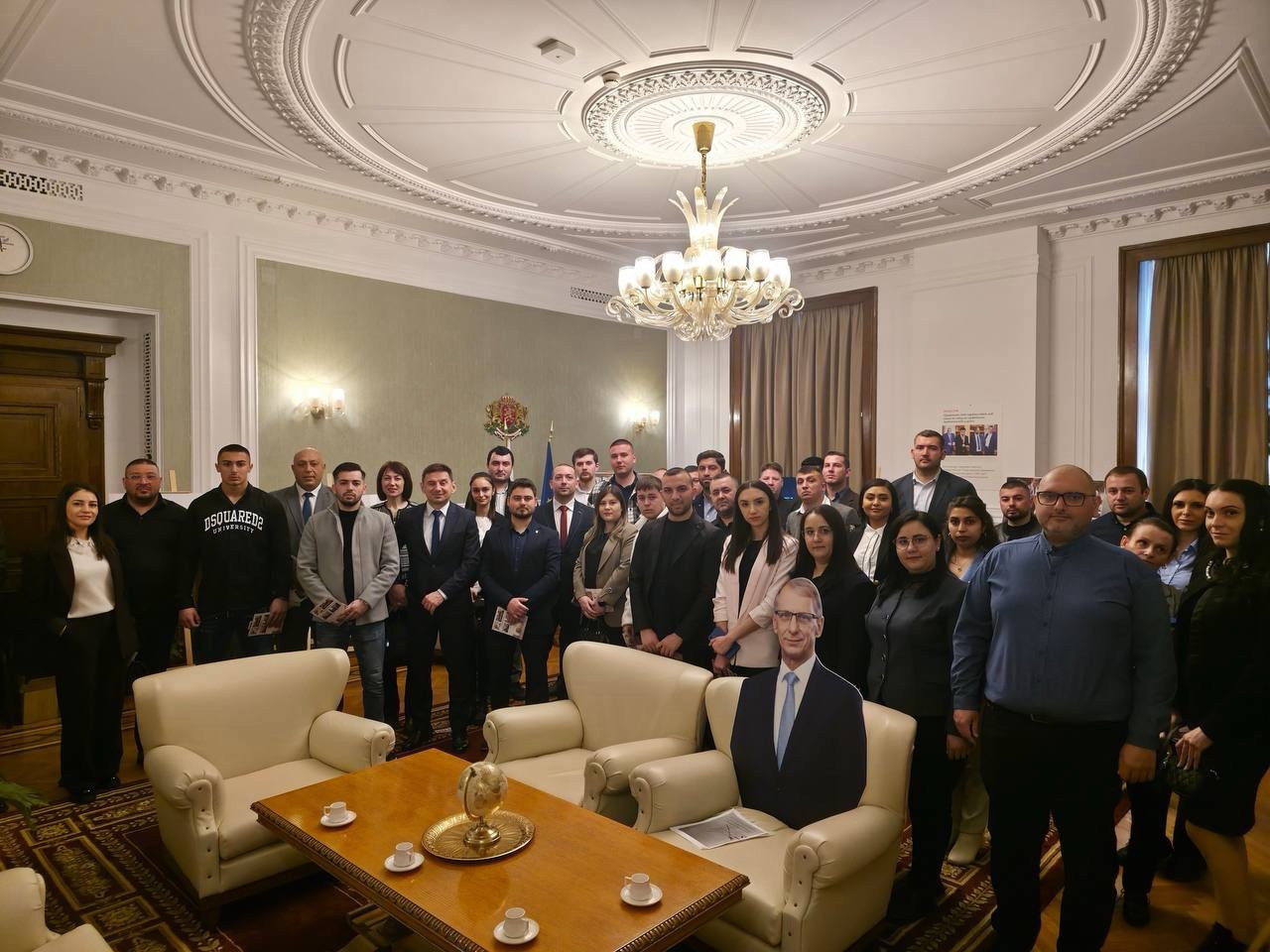 Делян Пеевски, лидер на ДПС и ПГ на ДПС-НОВО НАЧАЛО посрещна младежи от област Силистра