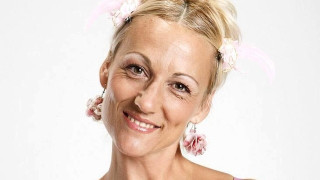 Рожден ден пред урните: Неве от „Аламинут“ чуква 53 с бюлетина в ръка