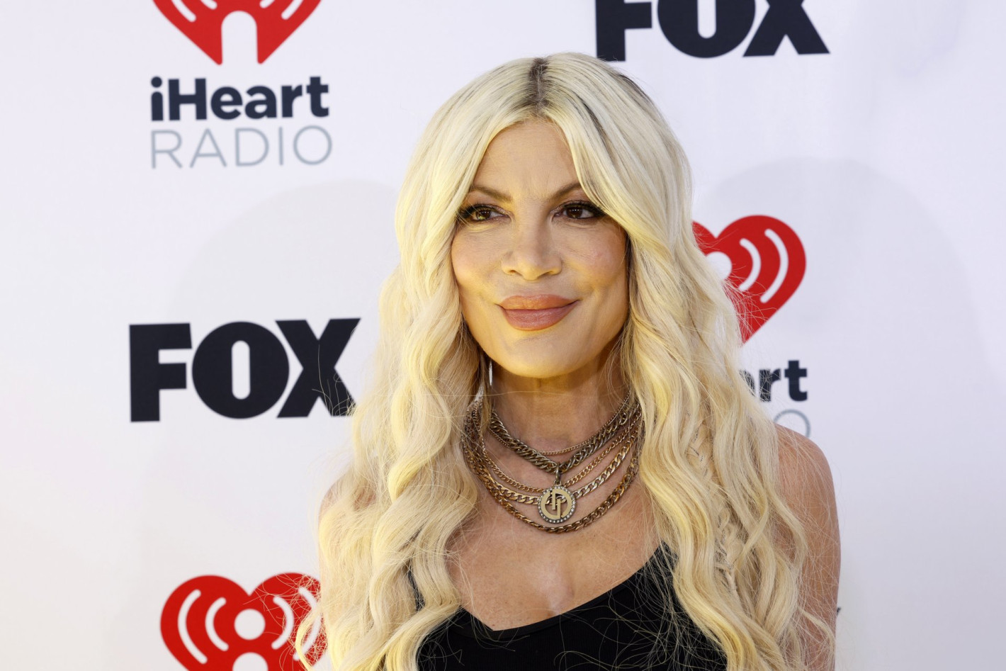 Тори Спелинг и четири от децата ѝ са в болница след катастрофа в Калифорния