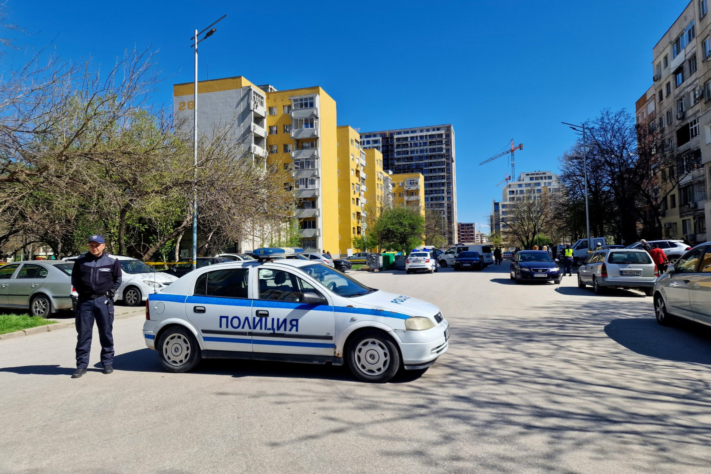 Бездомник откри чувал с части от човешко тяло до кофа за боклук в Пловдив (снимки)