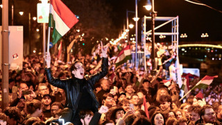 Орбан загуби след 16 г. на власт, победителите превърнаха Будапеща в парти зона