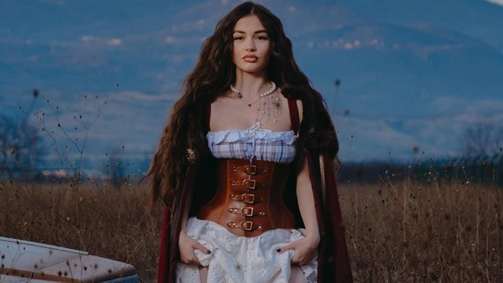 Сериозно ли?! Сладката Крисия ПЕРДАШИ гаджето си Никола Цолов! (още разкрития - ВИЖ ТУК)