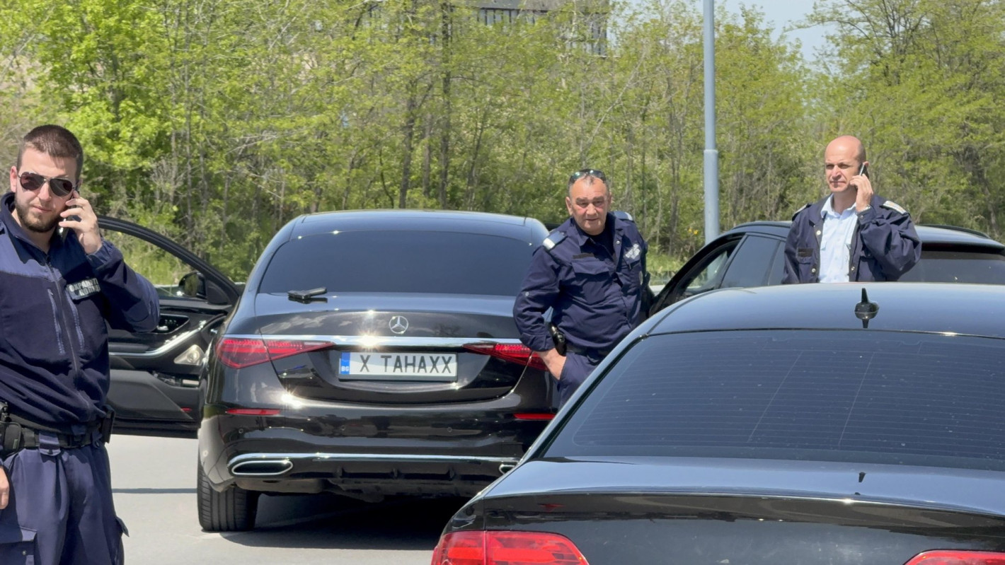Скандал между шофьори в Хасково завърши с вадене на нож и изстрел в крака (снимки/видео)
