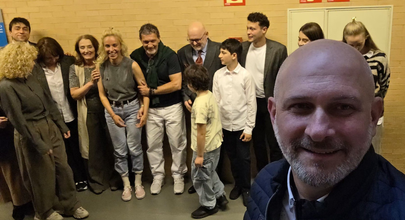 Антонио Бандерас аплодира "Медея" след триумфа на Народния театър в Мадрид