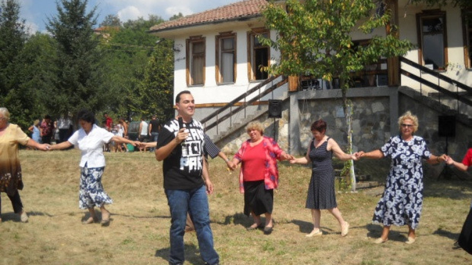 Драгомир Драганов завари филм на ужасите в родното си село