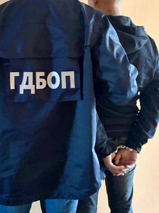 Хванаха изпращачи на измамни съобщения за превишена скорост от името на МВР (снимки/видео)
