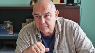 СКАНДАЛ!! Калин Сърменов: Надрусани журналистки ми вдигнаха кръвното в Сатирата! Изгоних ги като мръсни псета! (ВИЖ ТУК)
