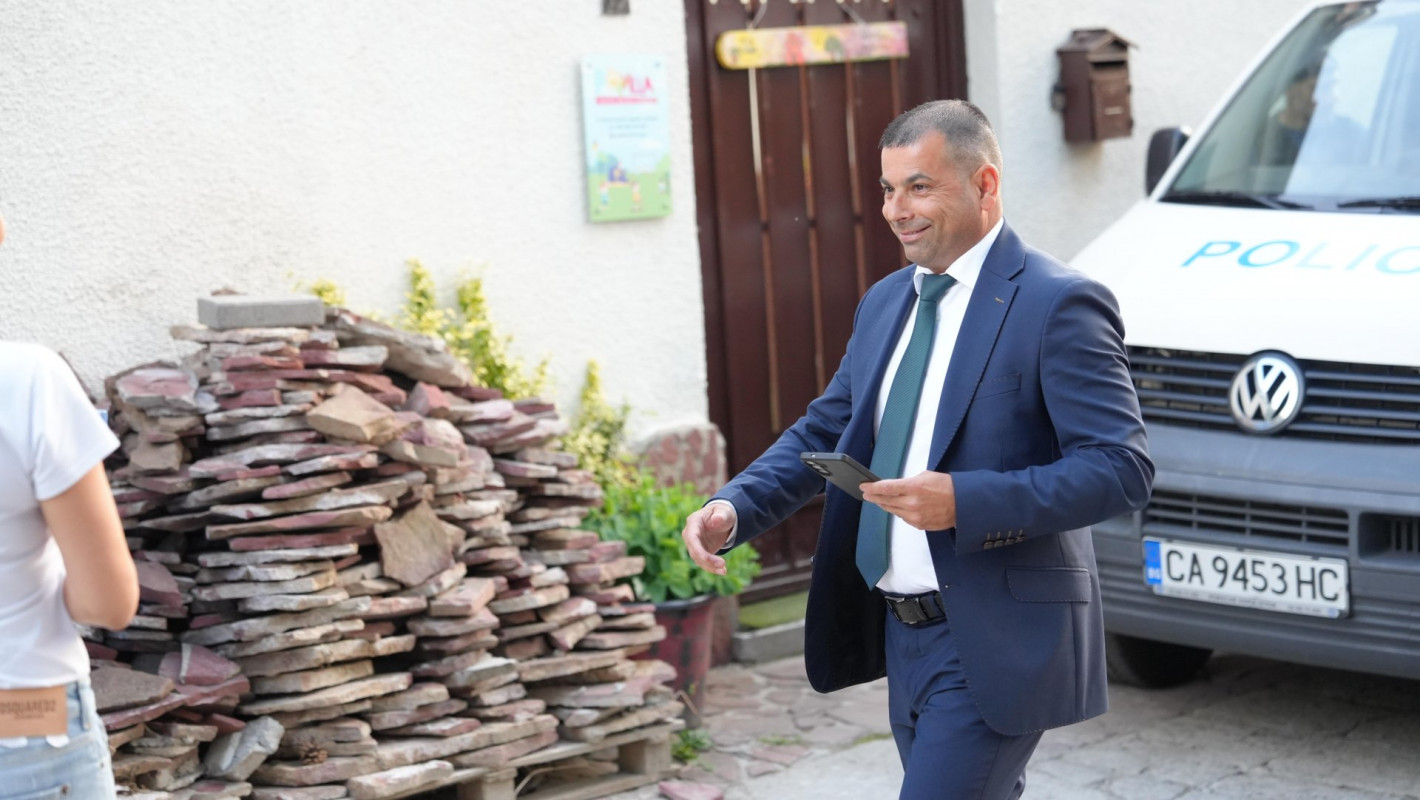 Новият шеф на СДВР започна с удар: Разбиха наркооранжерия в столичния квартал "Бояна" (снимки)