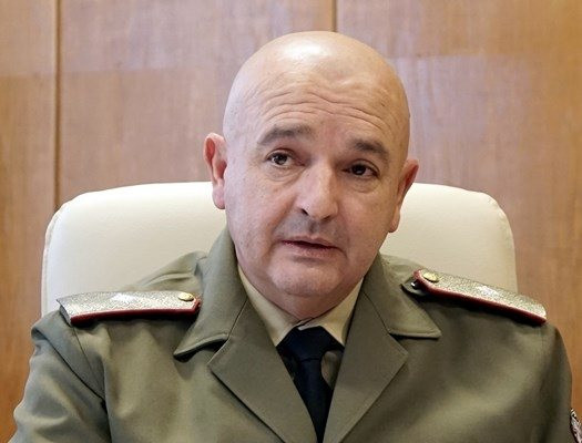 Мутафчийски отложи пенсионирането си като директор на ВМА