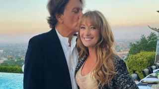 Д-р Куин става булка за пети път