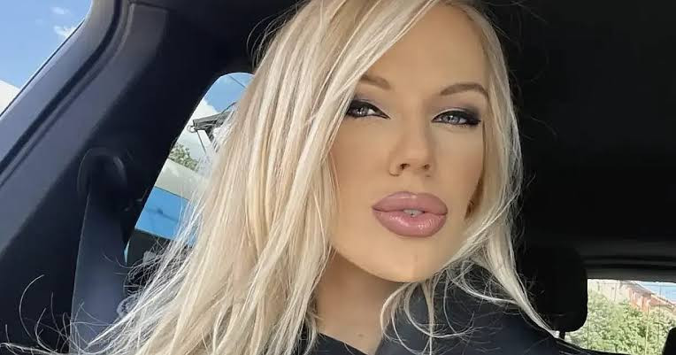 Натали Трифонова навири нос: Аз съм секси мамче, което може да ражда красиви бебета и да харчи пари! (попиляха я - СНИМКИ)