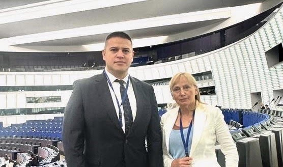 Елена Йончева и Танер Кабилов вече са част от групата на Европейските консерватори и реформисти в ЕП