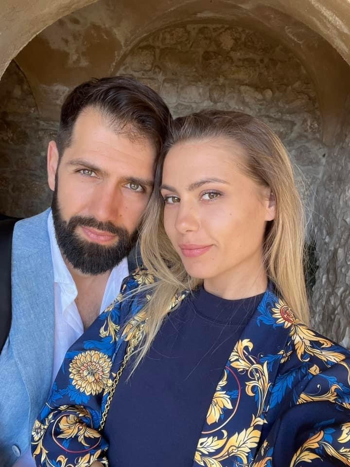 Шок!! Ето защо защитникът на православното семейство арх. Мирянов не предлага брак на внучката на Гуна Иванова! (СНИМКИ)