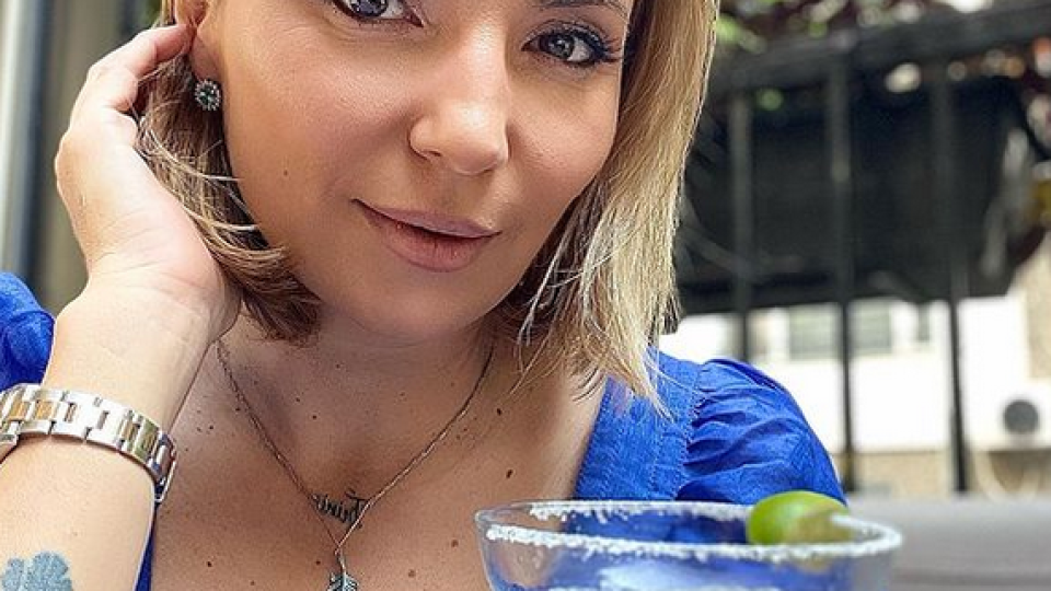 Ирина Тенчева плю на духовния живот и пак се върна към пиячката