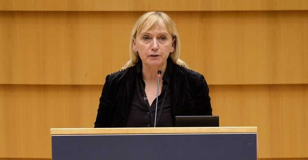 Елена Йончева сигнализира Европол и Интерпол за политическа злоупотреба с лични данни и полицейско сътрудничество