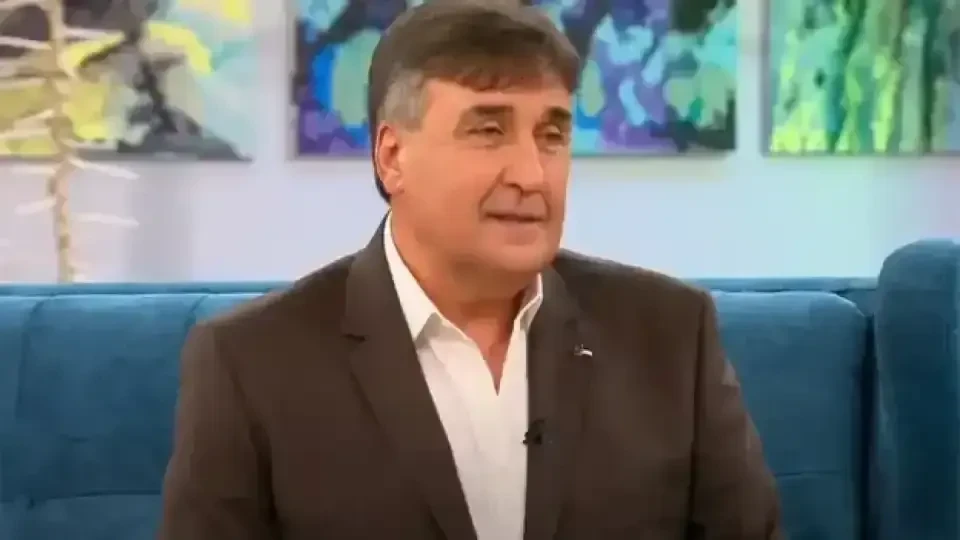 Всички мислят, че е само певец, но истината за Веско Маринов е друга