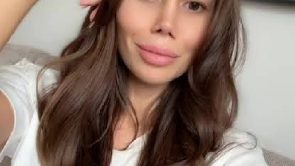 Даниела Рупецова нямала филъри в скулите ли?! Че как тогава се докара на извънземно?! (НОВИ СНИМКИ)