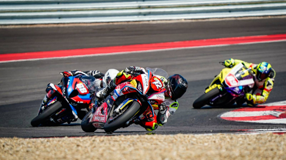 Десетки елитни пилоти от Европа идват в България за BMU European Road Racing Championship 2026