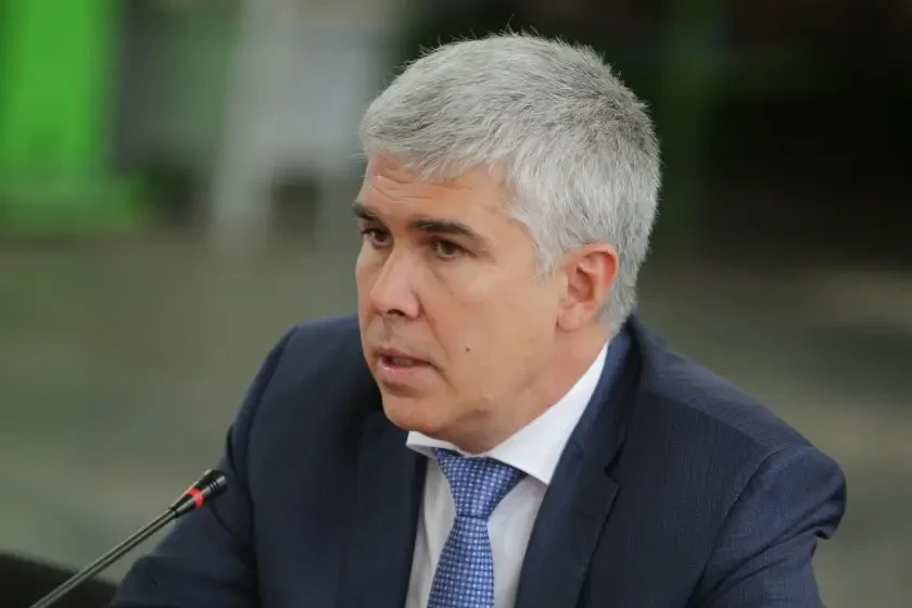 Махнаха несменяемия Владимир Малинов от „Булгартрансгаз”