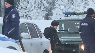 Полицаи мародери ограбиха кървавата хижа „Петрохан“