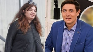 Мъж-мечта!! Виктор Николаев търпеливо чака жена си, която пазарува нощници на килограм в „Пепко“! (СНИМКИ)