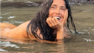Салма Хайек на 60! Холивудската красавица показа, че годините не са пречка за красотата