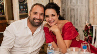 Бракът й с Боби Турбото дава фира, а тя се съблича в мрежата: 41-годишната Калина Крумова изплиска! (СНИМКИ)