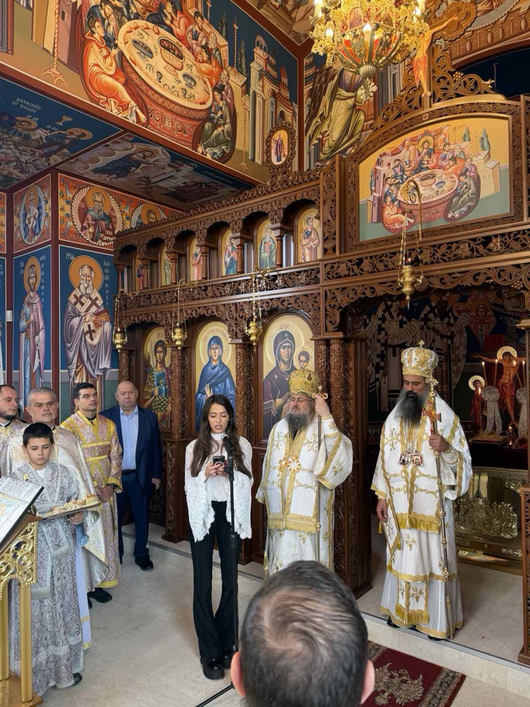 КАМБАНЕН ЗВЪН! Патриарх Даниил: Света Петка се радва на небесата, защото днес освещаваме нов храм, посветен на нея (СНИМКИ И ВИДЕО)